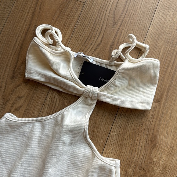 Cut Out Jumpsuit - Picture 3 of 5